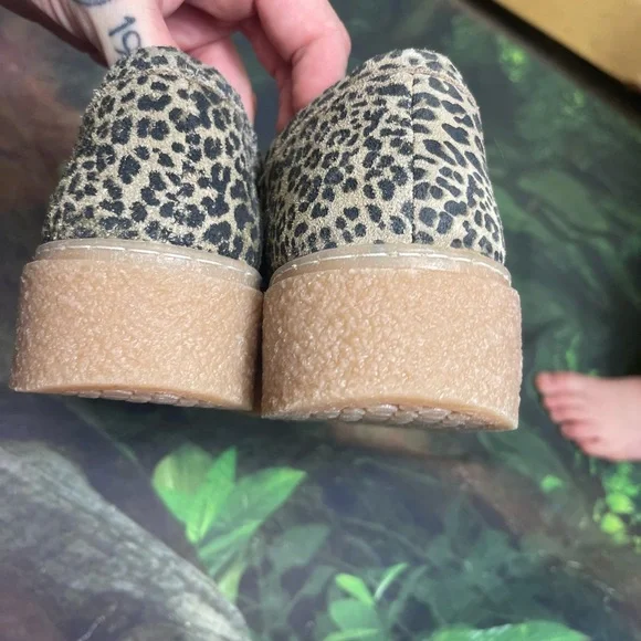 Hush Puppies Womens Sz 6.5 Bridget Animal print Leopard Suede Platform Sneakers - Picture 2 of 12